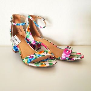 NWT Brash Floral Sandal